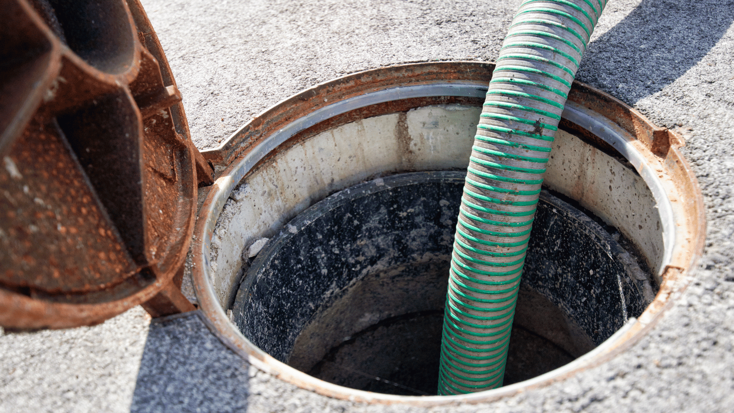 Sewage tank cleaning